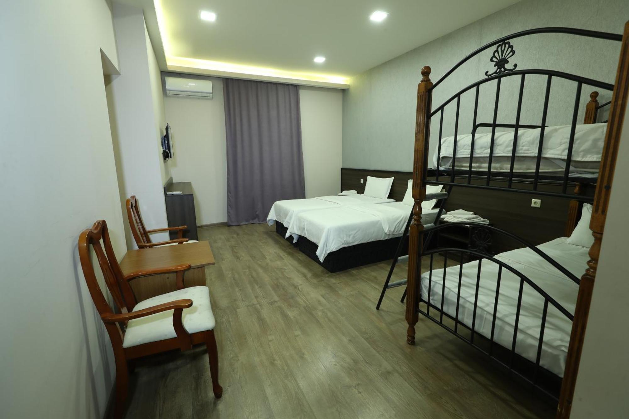 Riverside Hotel 예레반 외부 사진