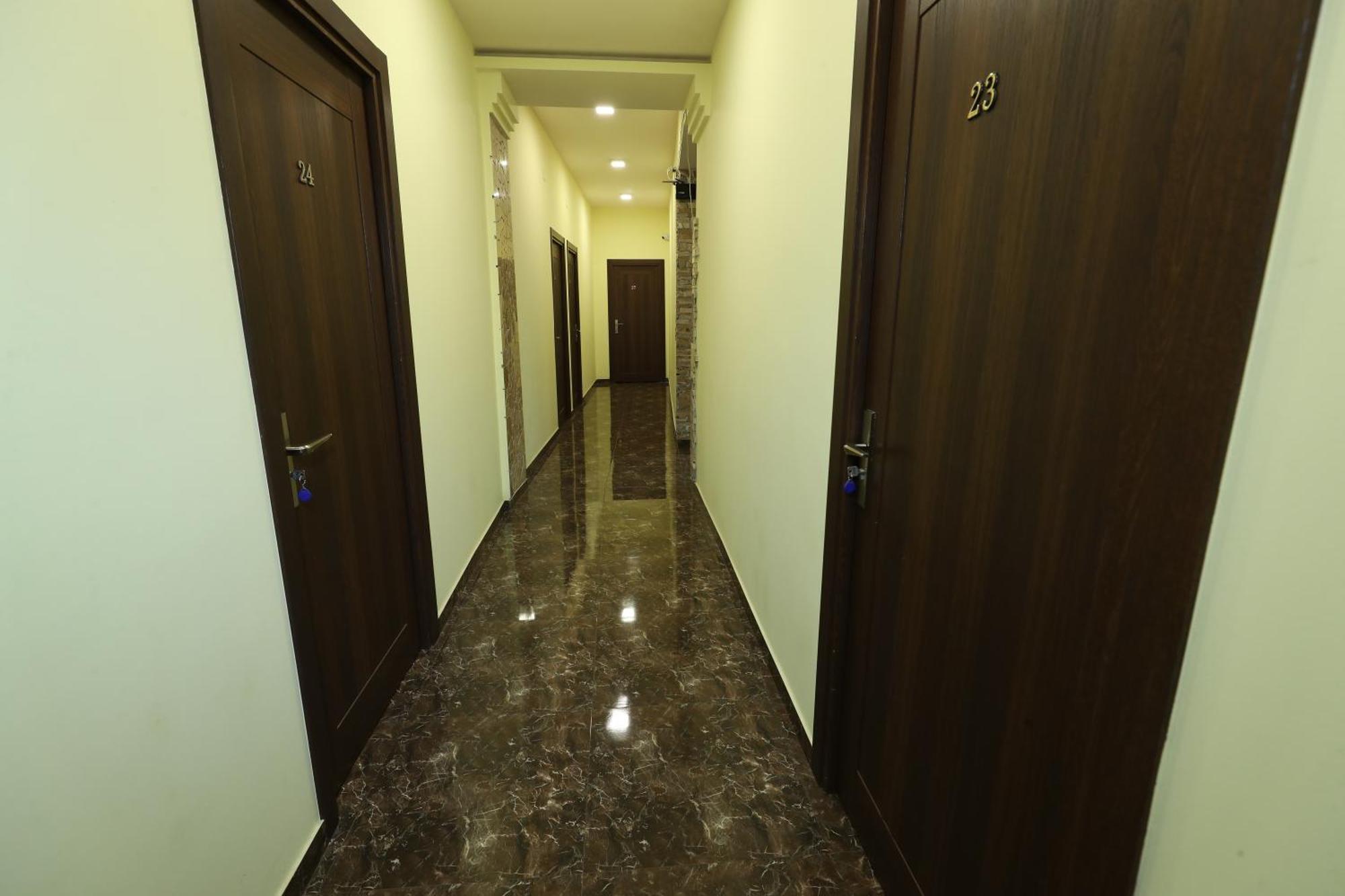 Riverside Hotel 예레반 외부 사진